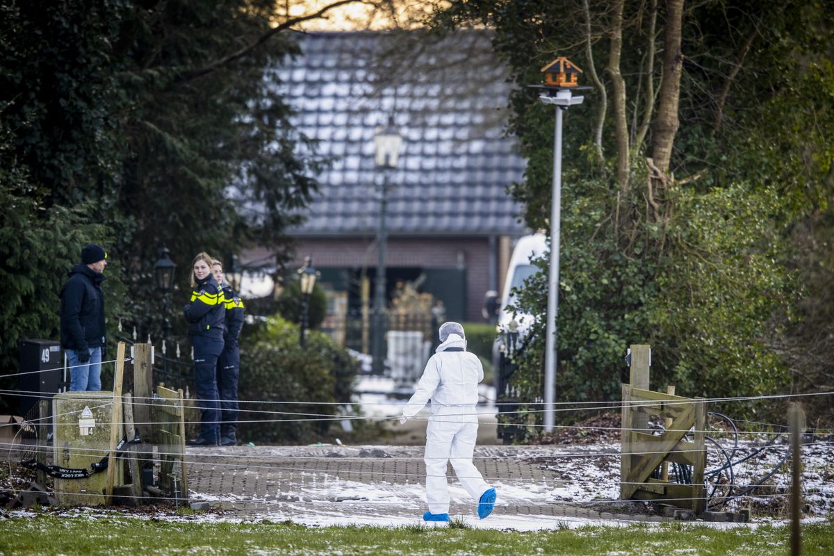 Nabestaanden dubbele moord Weiteveen stellen politie aansprakelijk: 'Fatale nalatigheid'
