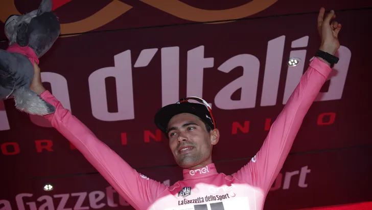 Rit Gemist: Dumoulin laat niets heel van tegenstand en pakt roze in tijdrit