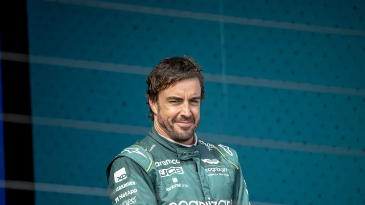 Alonso komt op voor geplaagde Lance Stroll: 'Hij komt geen snelheid tekort!'