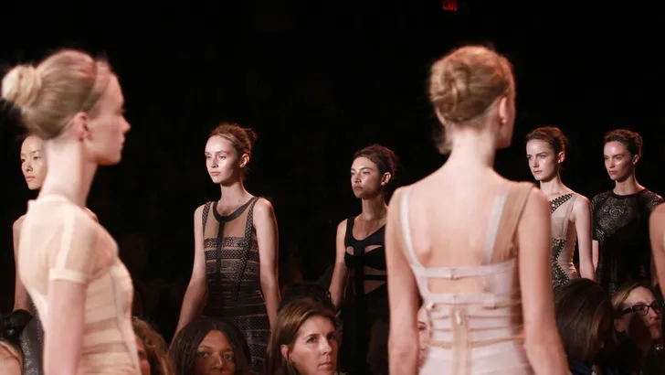 Hérve Léger Runway - bandagejurk