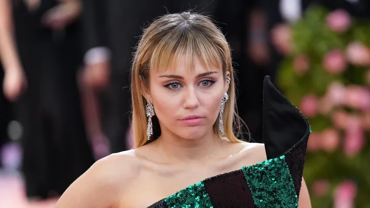 Miley Cyrus onthult in haar nieuwste nummer reden van de breuk