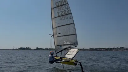 Met een zelfgebouwde foiler naar Italië: Team Velox staat voor grootste test