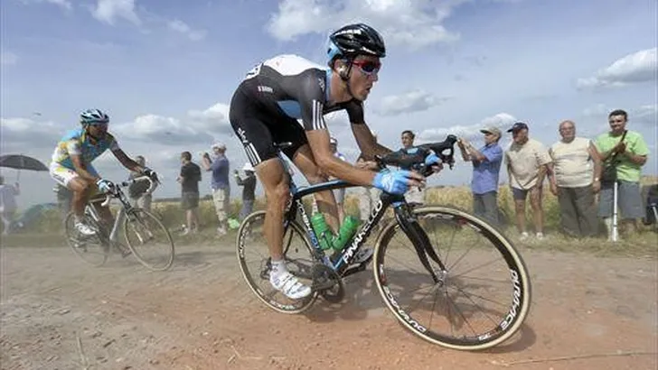 Sky-renner Barry breekt elleboog in Qatar