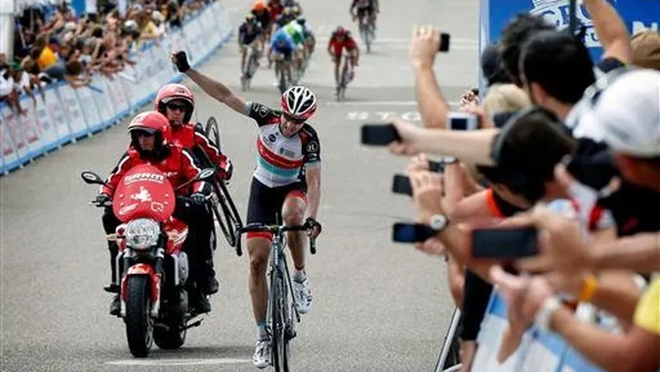 Voigt valt aan en wint