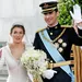 Letizia en Felipe huwelijksdag zwaaiend