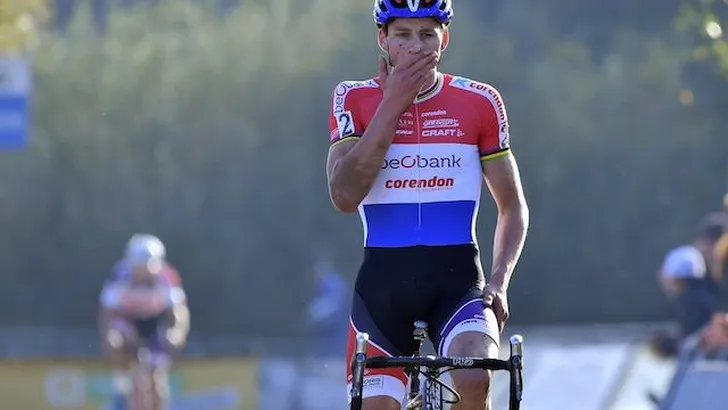 Van der Poel soleert naar zege in WB Valkenburg