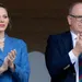 Foto van prinses Charlene en prins Albert applaudisserend bij de finale van de Monte-Carlo Masters, april 2025.