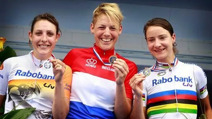 Slappendel kampioene na bloedstollende finale
