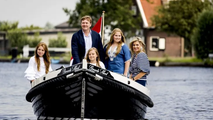 Gemist? Dit zijn de nieuwe foto's van onze koninklijke familie!