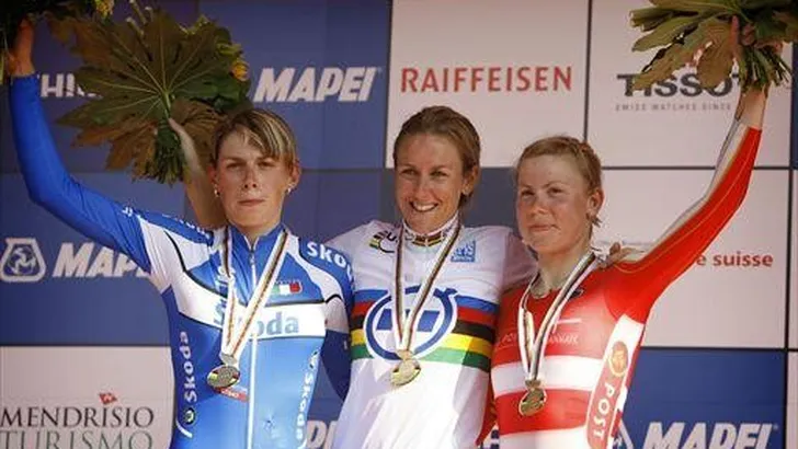 Armstrong herovert wereldtitel tijdrijden