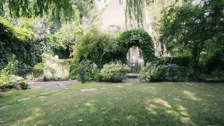 Het Londense huis van Rita Ora (mét wondertuin) wil je écht even zien