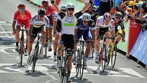TOUR: Cavendish de snelste in wandeletappe naar Angers