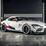 Een racewagen variant van de Toyota Supra