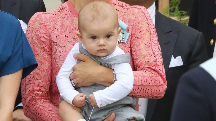 Lieve nieuwe foto van prins Oscar 