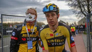 Zorgen bij Jumbo-Visma over voorbereiding Van Aert, maar: "Schrijf hem niet af"