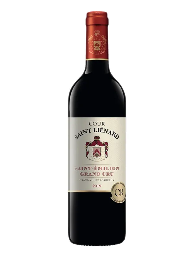 Een fles rode wijn, Cour Saint Liénard Saint-Émilion Grand Cru.