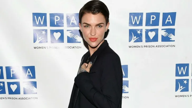 Youtuber transformeert in model Ruby Rose