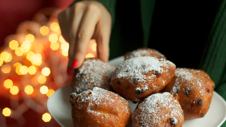 - oliebollen, w