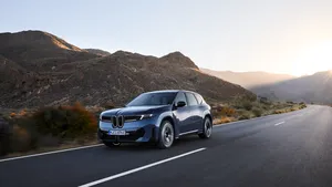 BMW verhoogt vanafprijs nieuwe iX3 met 2.000 euro wegens grote vraag