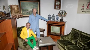 Showbizzbuitenbeentjes Johan Vlemmix en Peter Jan Rens wonen samen: 'Er komen geen vrouwen meer in'