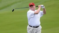 Een golfende Donald Trump