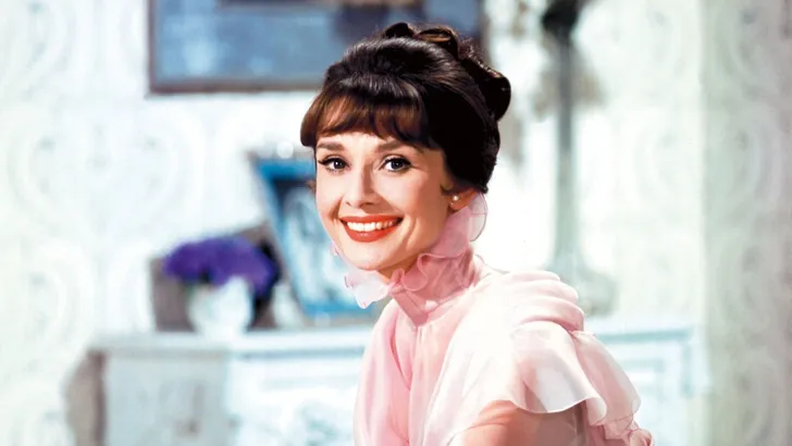 Audrey Hepburn zoals je haar nog nooit hebt gezien