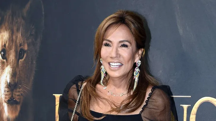 Patty Brard zoent Winston vol op de mond