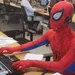 Bankier verschijnt als Spider-Man op laatste werkdag