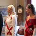 Foto van prins Haakon, prinses Mette-Marit en prinses Ingrid Alexandra van Noorwegen bij het staatsbanket voor Frankrijk.