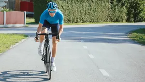 Fietser met 59 kilometer per uur geflitst in een 30 zone voor een school