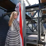 Prinses Amalia hangt vlag uit