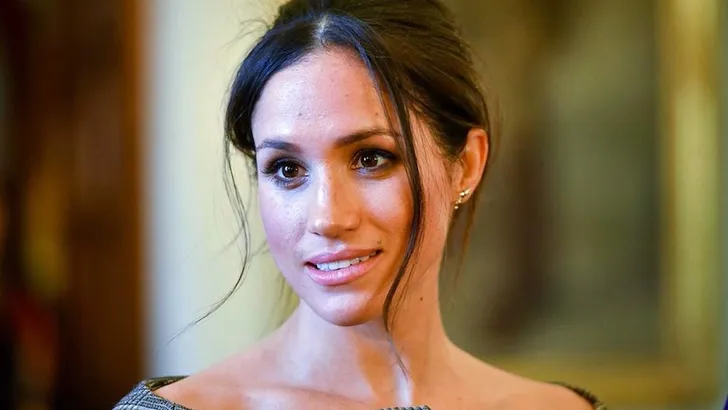 Meghan doet haar eigen make-up - maar waarom eigenlijk?