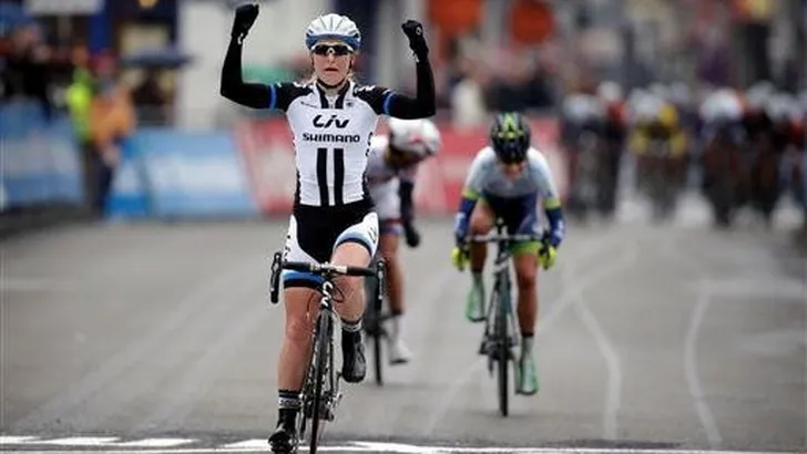 Pieters wint Omloop Het Nieuwsblad vrouwen