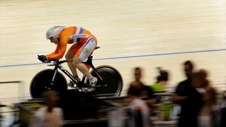 Kanis verder op de sprint, Hijgenaar ligt eruit