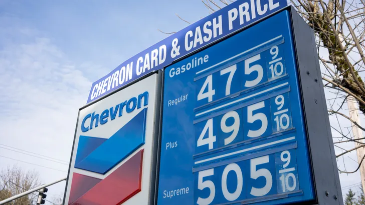 Waarom Amerikanen hun benzine per gallon afrekenen, ondanks een wet uit de jaren zeventig