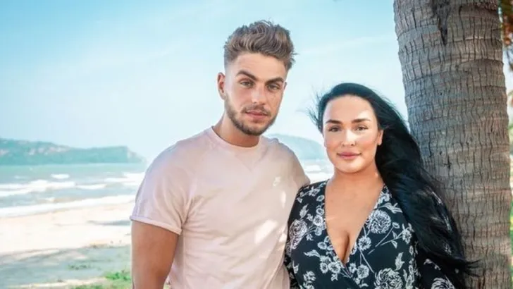 Roshina klapt uit de school over Temptation Island met nieuwe feiten