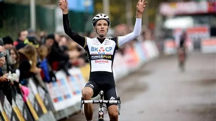 Albert sluit af met winst, Van der Haar vierde 