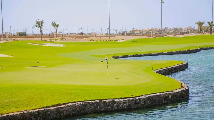 Hole 18 Royal Greens