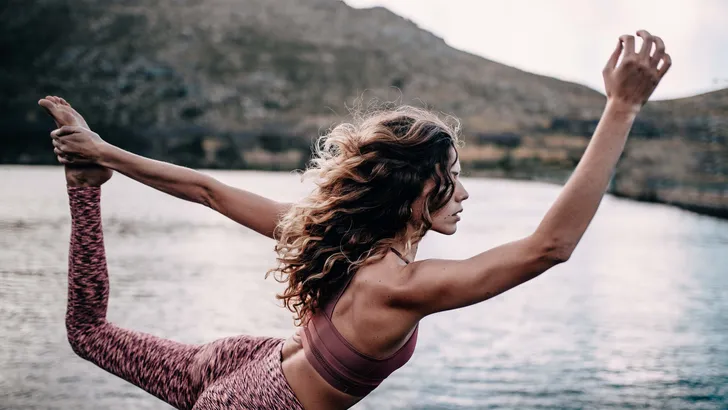 Haal slaap 'in' door deze ontspannende oefening te doen