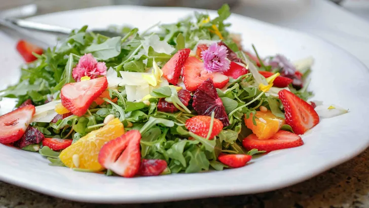 Aardbeiensalade