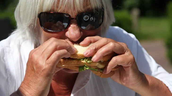 Is je dagelijkse boterham stiekem net zo ongezond als chips? Het confronterende antwoord uit de PURE-studie