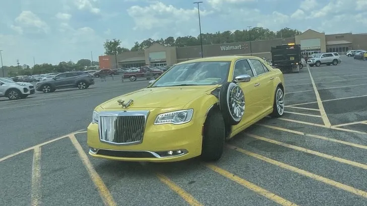 Deze Chrysler 300 denkt dat het 1931 is