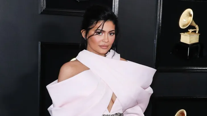 Zien: Kylie Jenner maakt lookalike van dochter