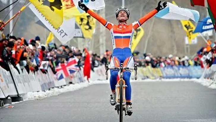 VOS SUPERIEUR IN TABOR: WERELDKAMPIOEN