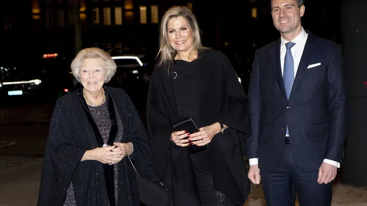 Koningin Maxima en Prinses Beatrix bij concert van dirigent Klaus Makela