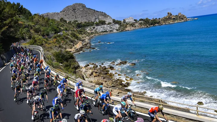 Giro d'Italia: de 10 mooiste plaatjes van de rit naar de Etna