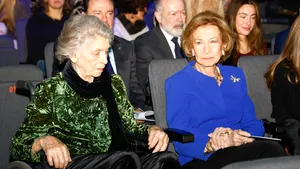 Een hartverscheurend drama in het Spaanse koningshuis. Koningin Sofia cancelt alles voor haar ernstig zieke zus Irene. Dit is het verhaal van onbreekbare zussenliefde.
