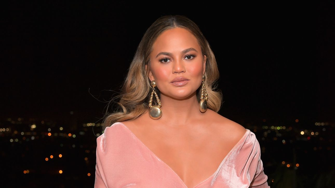 Chrissy Teigen bezorgd over mogelijke postnatale depressie ...