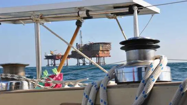 Boorplatform op Noordzee (c) B.Rutte