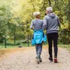 Nieuwe work-out! Dit zijn de voordelen van achteruit wandelen | Nouveau